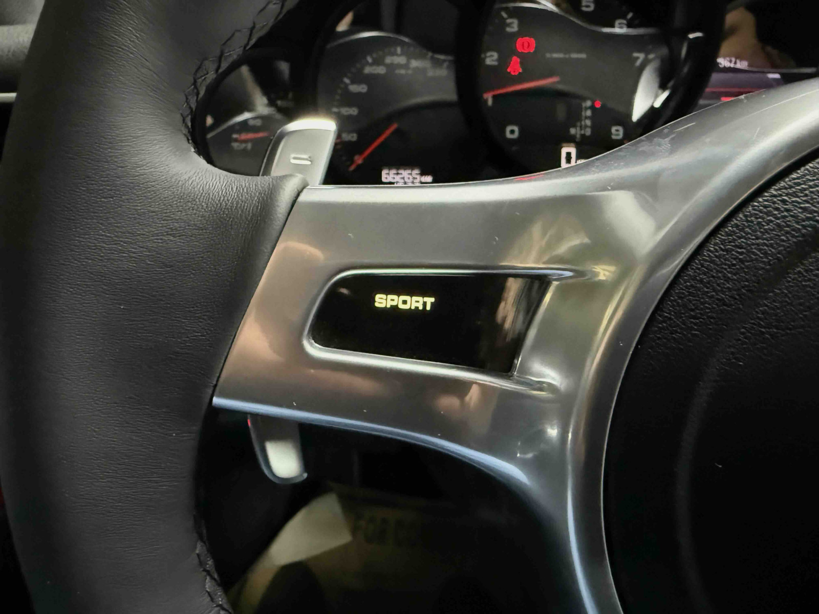 ポルシェ911カレラ（991.1） スポーツステアリングホイールから